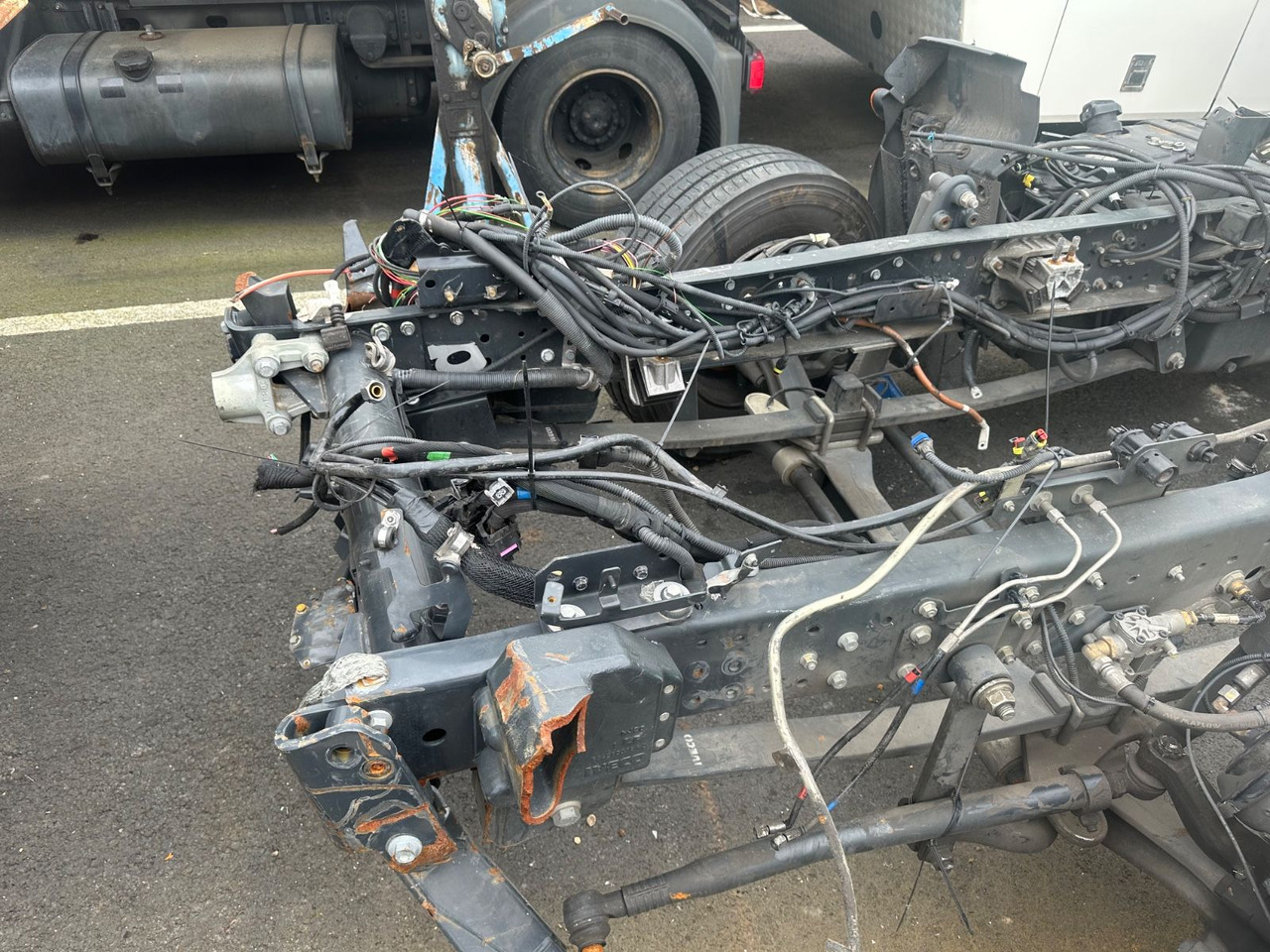 Iveco 110EL25 Unfallchassis ohne Motor/Getriebe - Kamion sa golom šasijom i zatvorenom kabinom: slika 5 Iveco 110EL25 Unfallchassis ohne Motor/Getriebe - Kamion sa golom šasijom i zatvorenom kabinom: slika 5