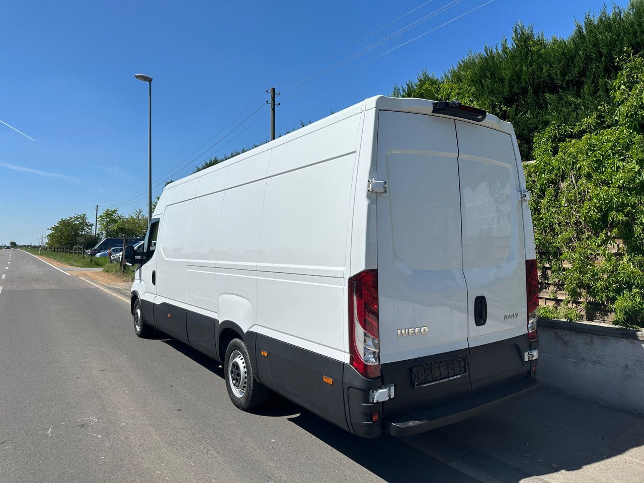 Iveco Daily 35S14 *MAXI* Radstand 4100*Kamera*TOP - Furgon: slika 2 Iveco Daily 35S14 *MAXI* Radstand 4100*Kamera*TOP - Furgon: slika 2