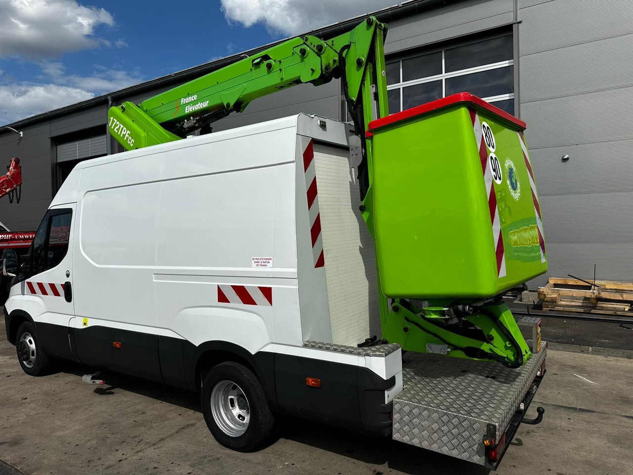 Iveco Daily 50C18 Hi-Matic/17m/Euro6/2-Punkt - Vazdušna platforma montirana na kamion: slika 3 Iveco Daily 50C18 Hi-Matic/17m/Euro6/2-Punkt - Vazdušna platforma montirana na kamion: slika 3
