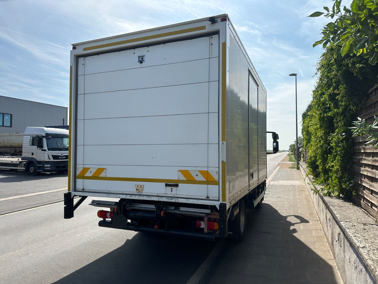 Iveco Eurocargo 75E19/Tüv neu/Koffer/LBW 1000kg/ - Dostavno vozilo sa zatvorenim sandukom: slika 5 Iveco Eurocargo 75E19/Tüv neu/Koffer/LBW 1000kg/ - Dostavno vozilo sa zatvorenim sandukom: slika 5