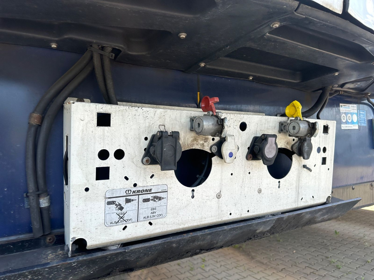 Krone Thermoking/SD TKS/SLXi 300 - Poluprikolica sa zatvorenim sandukom: slika 5 Krone Thermoking/SD TKS/SLXi 300 - Poluprikolica sa zatvorenim sandukom: slika 5