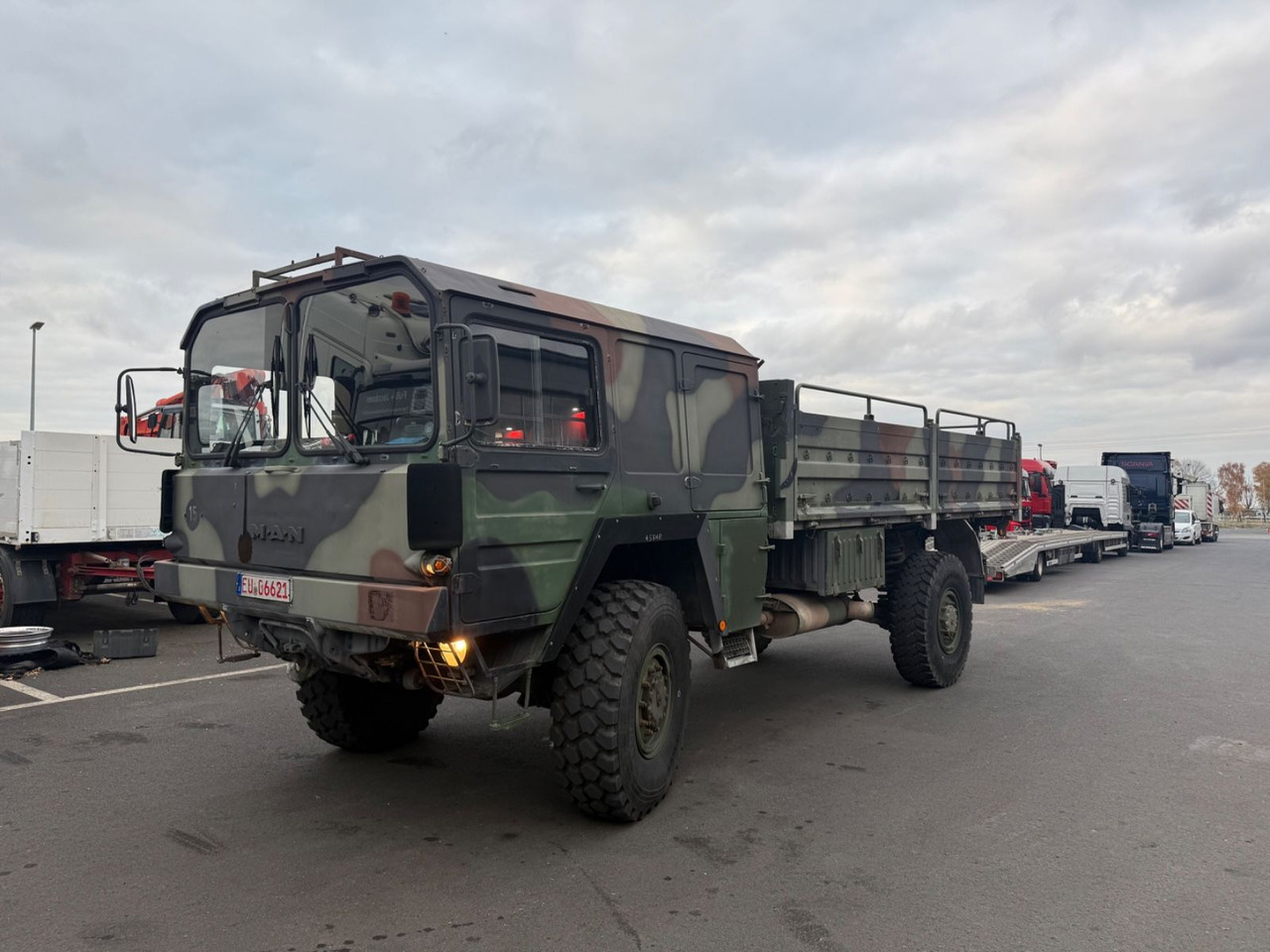 MAN KAT 1 5T MIL GL 4x4 , Pritsche, Allrad, viel neu - Kamion sa tovarnim sandukom: slika 1 MAN KAT 1 5T MIL GL 4x4 , Pritsche, Allrad, viel neu - Kamion sa tovarnim sandukom: slika 1