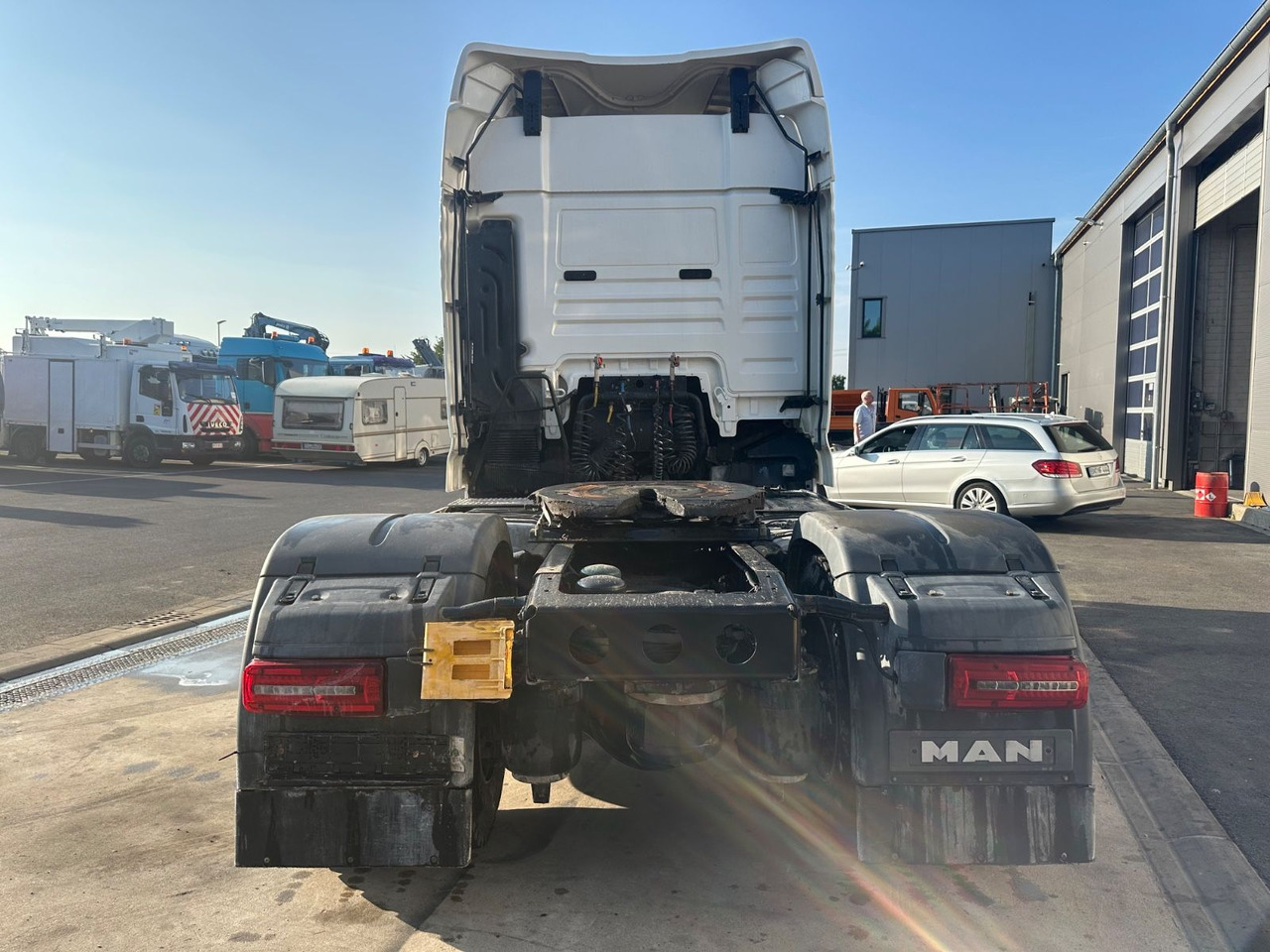 MAN TGX 18.460 Retarder/Kipphydraulik/Differenzialsp - Tegljač: slika 3 MAN TGX 18.460 Retarder/Kipphydraulik/Differenzialsp - Tegljač: slika 3