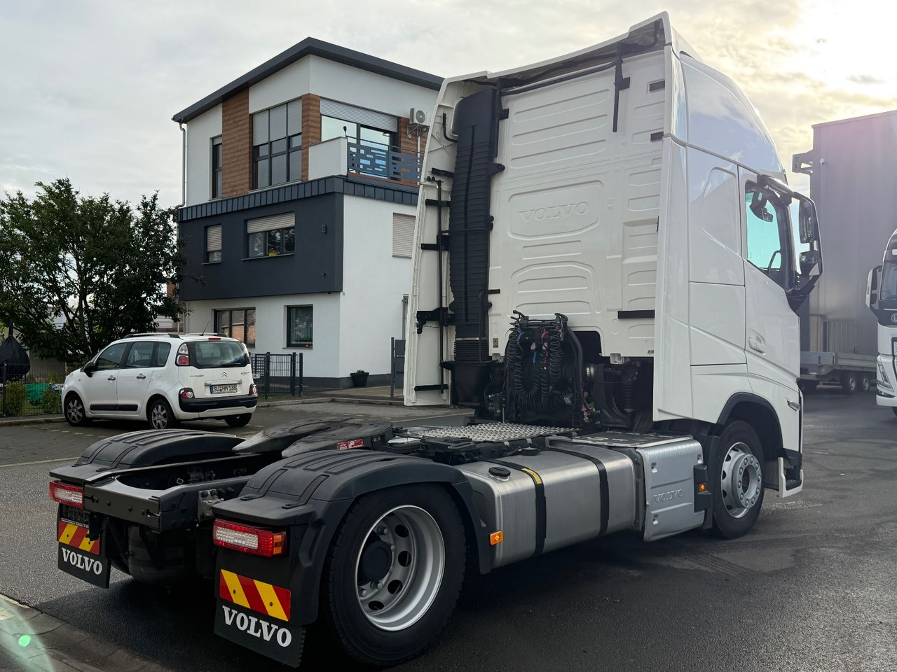 Volvo FH 460 Globetrotter XL, iSave, Lowdeck, Hub, E6 - Tegljač: slika 4 Volvo FH 460 Globetrotter XL, iSave, Lowdeck, Hub, E6 - Tegljač: slika 4