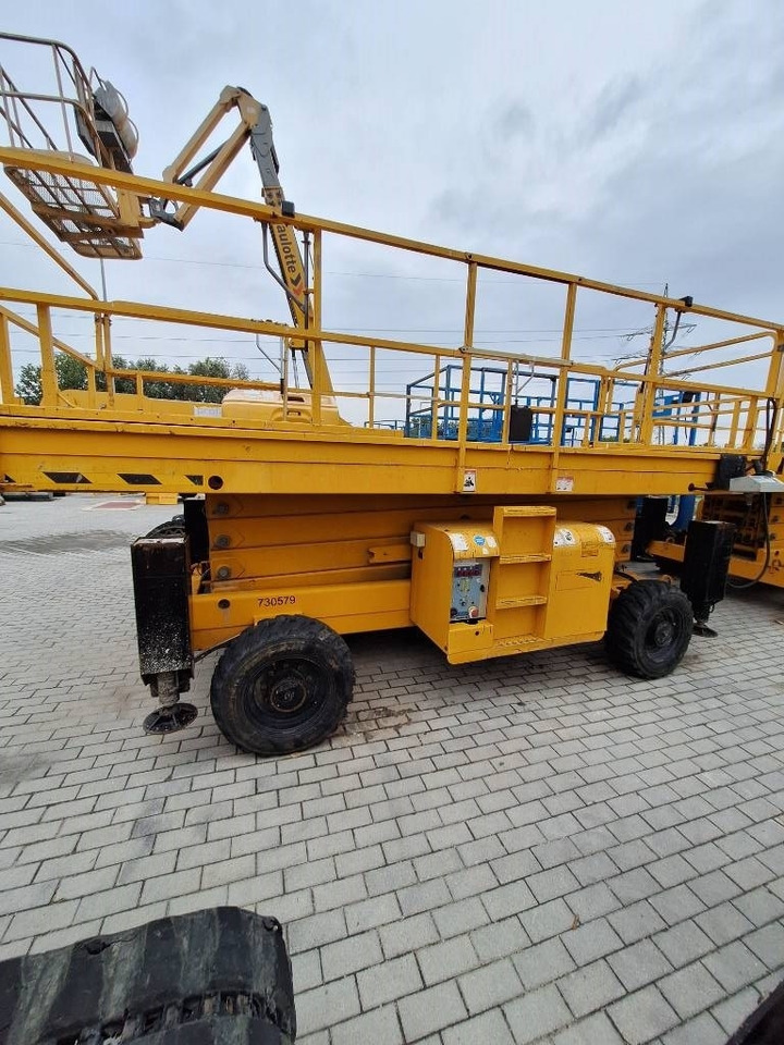 Haulotte H 15 SXL - Lift u obliku makaza: slika 3 Haulotte H 15 SXL - Lift u obliku makaza: slika 3
