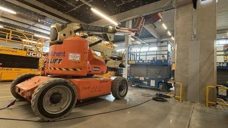 JLG E 450 AJ - Zglobna platforma: slika 1 JLG E 450 AJ - Zglobna platforma: slika 1