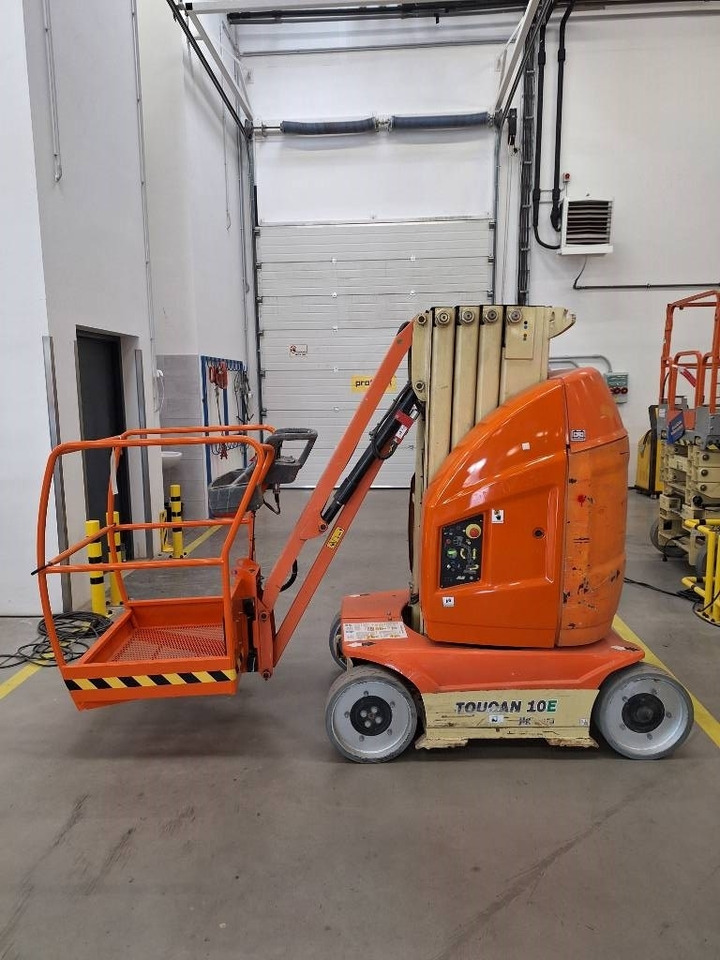 JLG Toucan 10 E - Jarbolna penjajuća platforma: slika 1 JLG Toucan 10 E - Jarbolna penjajuća platforma: slika 1