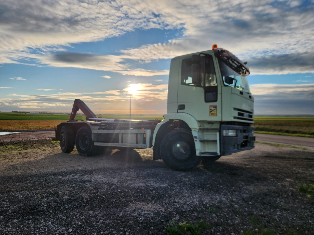 IVECO EUROTECH 260 - Kamion sa hidrauličnom kukom: slika 1 IVECO EUROTECH 260 - Kamion sa hidrauličnom kukom: slika 1