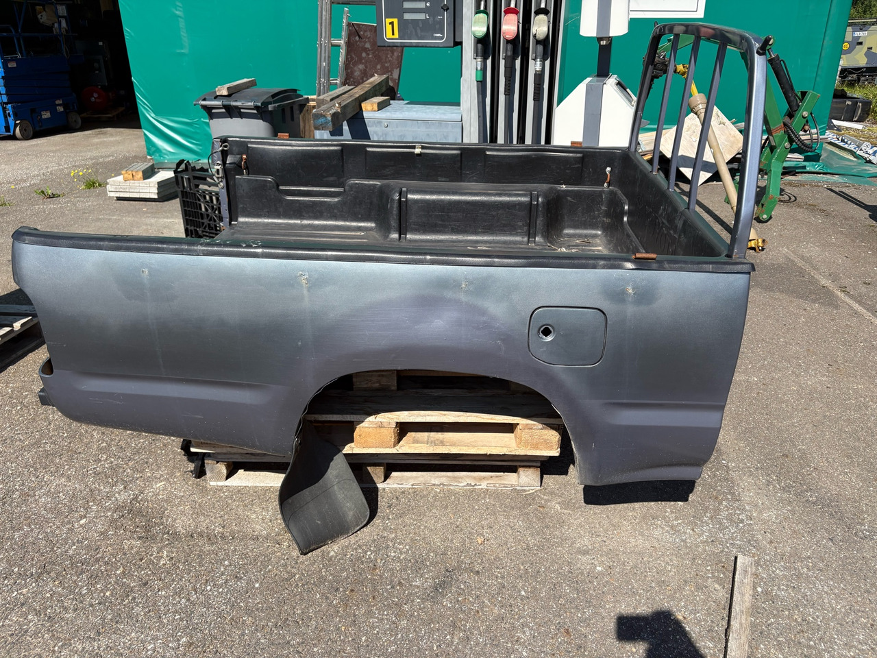 Hilux 170 platform - Tovarni sanduk: slika 2 Hilux 170 platform - Tovarni sanduk: slika 2