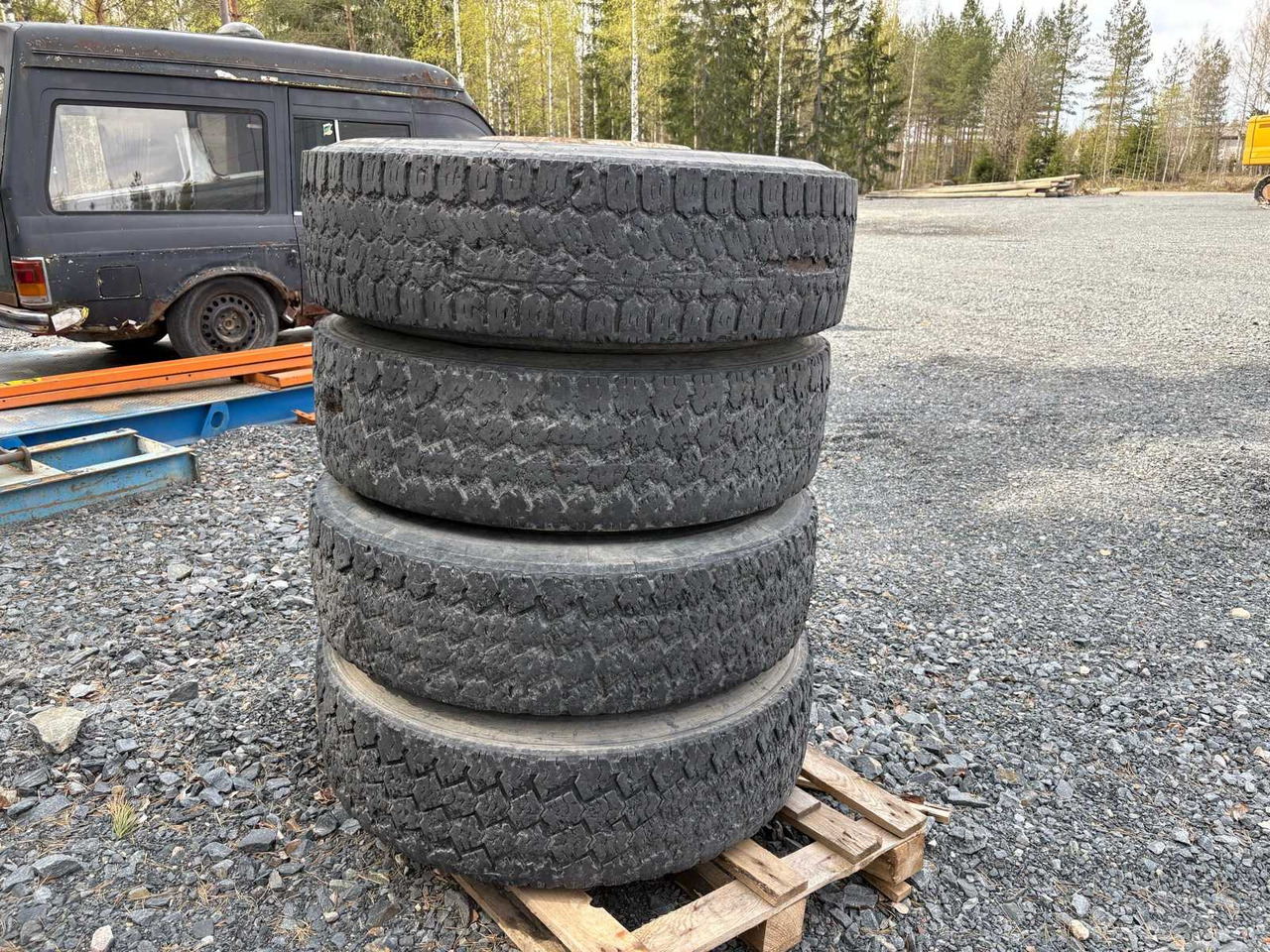 Michelin X multiway 30 truck tyres and rims 4 pcs - Guma za Kamion: slika 2 Michelin X multiway 30 truck tyres and rims 4 pcs - Guma za Kamion: slika 2