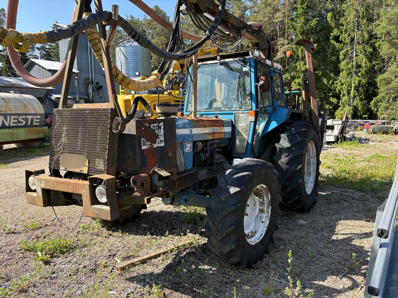 Rock drill Doofor DF530S and Tractor Ford New Holland 5610 - Veliki kamon za bušenje: slika 2 Rock drill Doofor DF530S and Tractor Ford New Holland 5610 - Veliki kamon za bušenje: slika 2
