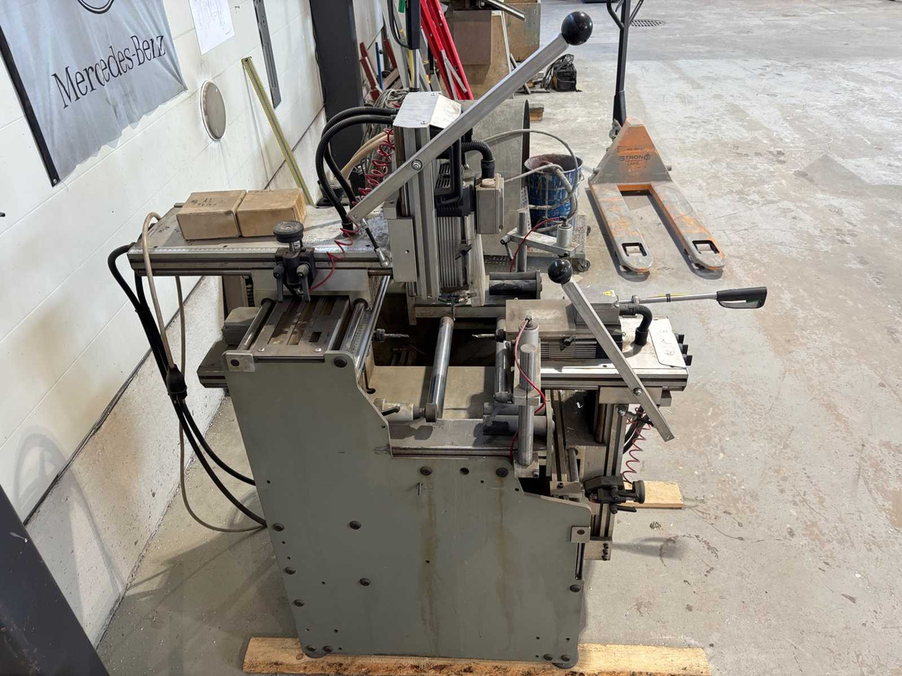 Three-spindle copy milling cutter P macchine s.r.l 03P - Glodalica za metal: slika 5 Three-spindle copy milling cutter P macchine s.r.l 03P - Glodalica za metal: slika 5