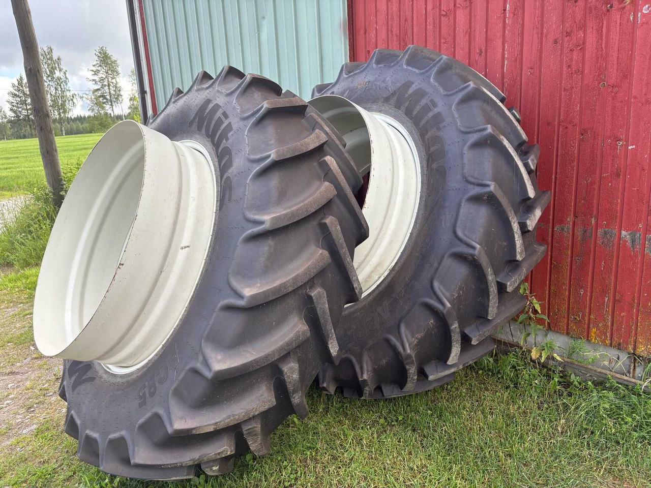 Tractor tires Mitas 2pcs - Guma za Traktor: slika 1 Tractor tires Mitas 2pcs - Guma za Traktor: slika 1