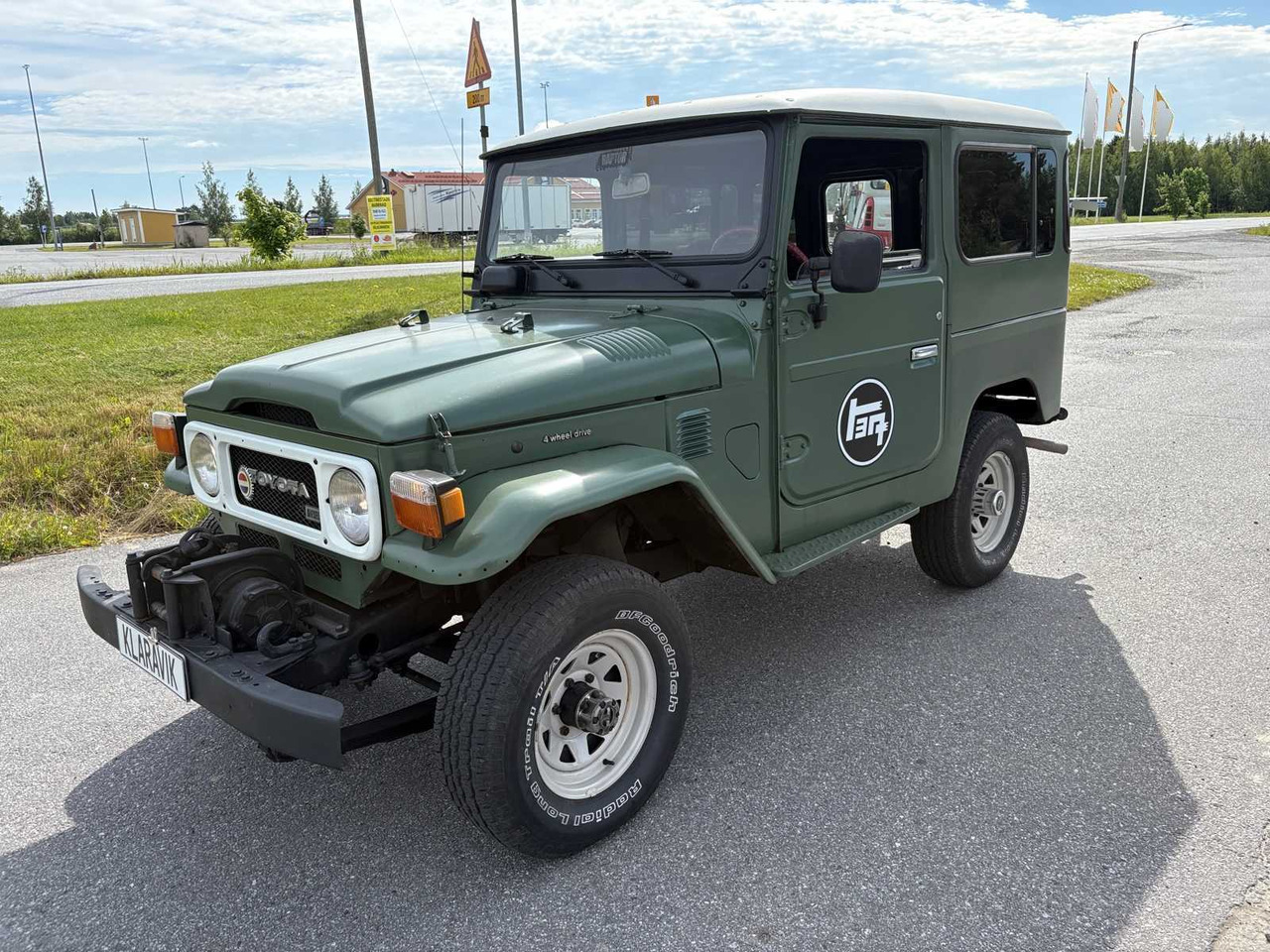 Vintage car Toyota Land Cruiser BJ40 - Automobil: slika 1 Vintage car Toyota Land Cruiser BJ40 - Automobil: slika 1