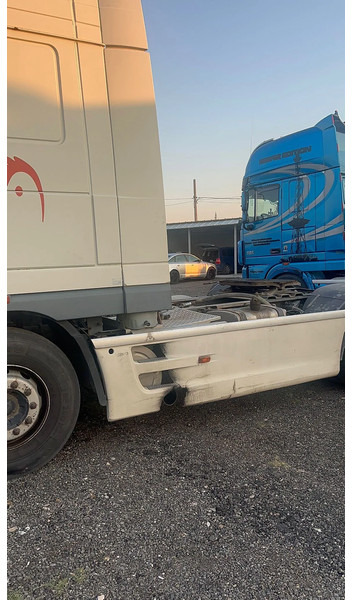 DAF 95.480 XF95.480 AUTOMATIC - Terminalni traktor: slika 4 DAF 95.480 XF95.480 AUTOMATIC - Terminalni traktor: slika 4