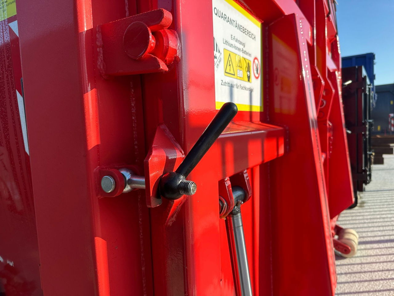 Alustahl Carantaine/blus containers elektrische autos - Abrol kontejner: slika 4 Alustahl Carantaine/blus containers elektrische autos - Abrol kontejner: slika 4