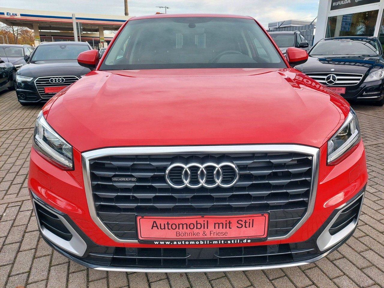 Audi Q2 40 TFSI quattro sport LED Leder Kamera AHK - SUVSUV: slika 4 Audi Q2 40 TFSI quattro sport LED Leder Kamera AHK - SUVSUV: slika 4