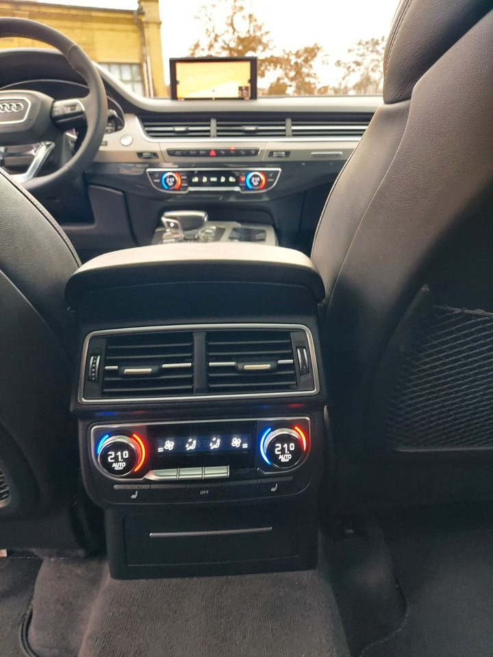 SUVSUV Audi Q7 3.0 TDI quattro S-Line Pano Alcantara AHK: slika 26 SUVSUV Audi Q7 3.0 TDI quattro S-Line Pano Alcantara AHK: slika 26