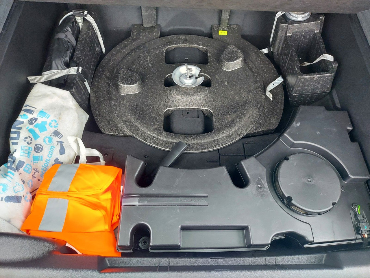 SUVSUV Audi Q7 3.0 TDI quattro S-Line Pano Alcantara AHK: slika 31 SUVSUV Audi Q7 3.0 TDI quattro S-Line Pano Alcantara AHK: slika 31