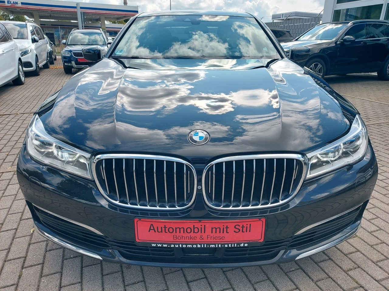 BMW 740 Baureihe 7 Lim 740 d xDrive Glasdach ACC - Limuzina: slika 2 BMW 740 Baureihe 7 Lim 740 d xDrive Glasdach ACC - Limuzina: slika 2