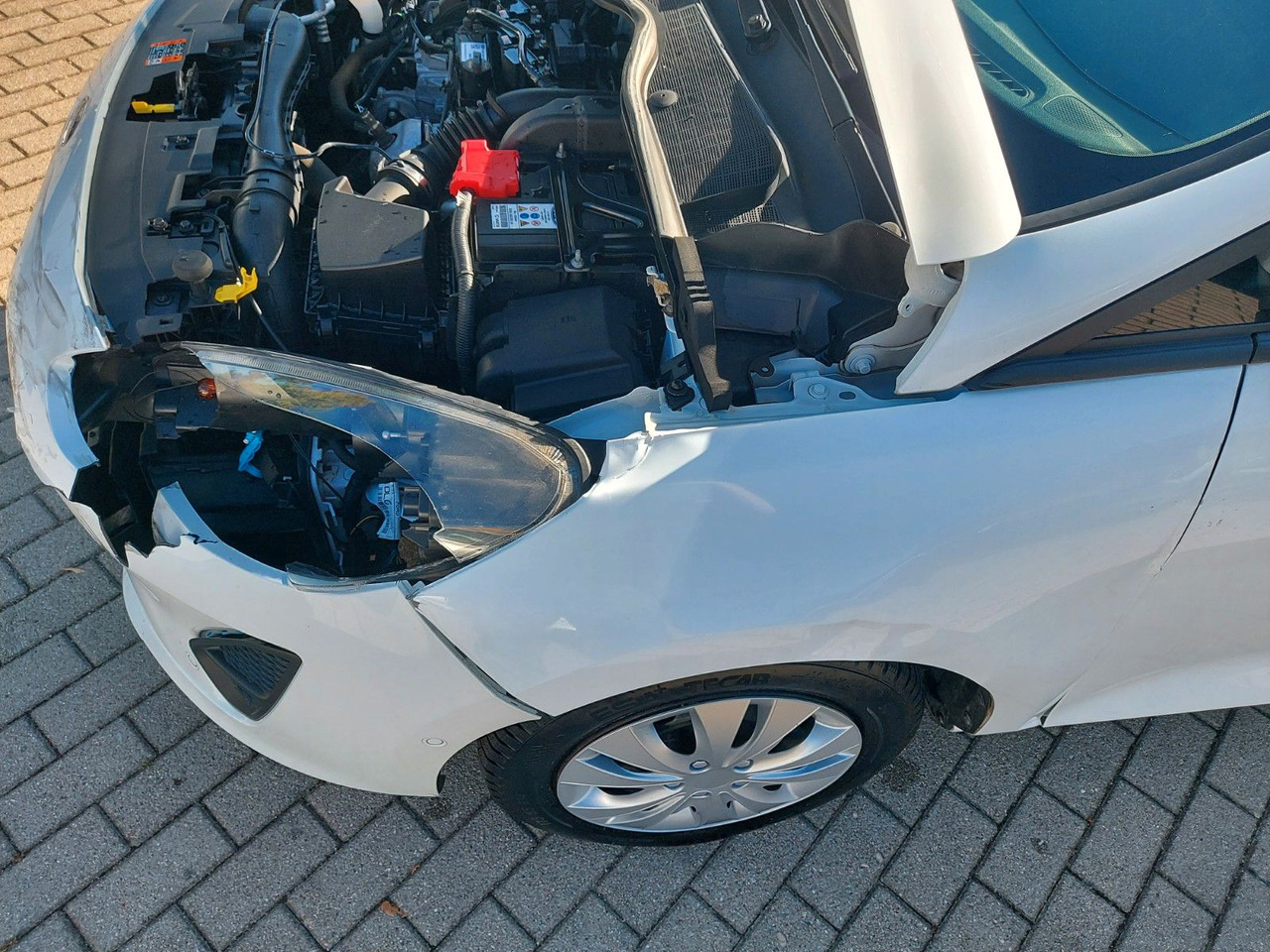 Ford Fiesta Trend KLIMAA. TEMPOMAT SHZ SPURWECHSEL - Automobil: slika 2 Ford Fiesta Trend KLIMAA. TEMPOMAT SHZ SPURWECHSEL - Automobil: slika 2