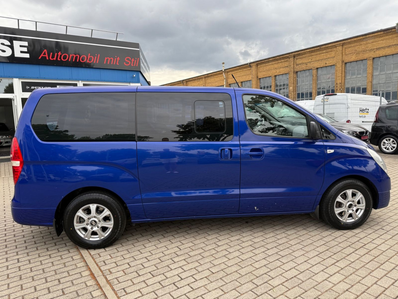 Hyundai H-1 Travel Comfort 8 SITZER KLIMAA. STANDHEIZUNG - Putnički kombi: slika 3 Hyundai H-1 Travel Comfort 8 SITZER KLIMAA. STANDHEIZUNG - Putnički kombi: slika 3