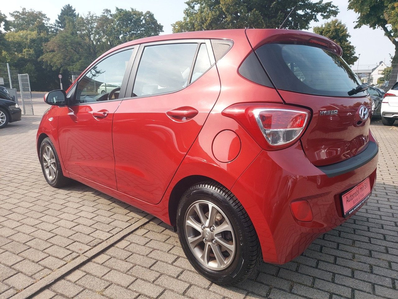 Hyundai i10 Intro Edition Klima Sitzeizung Bluetooth - Automobil: slika 4 Hyundai i10 Intro Edition Klima Sitzeizung Bluetooth - Automobil: slika 4