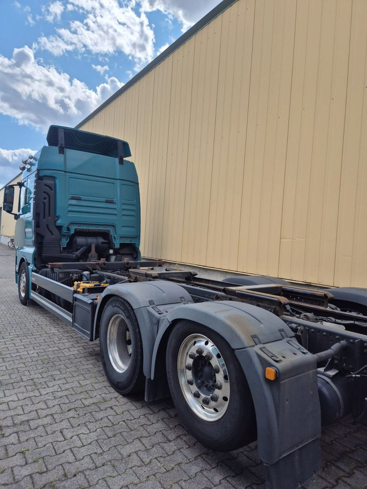 MAN TGX 26.460 Krone Wechsel - Brücke Lift / Luft - Kamion sa golom šasijom i zatvorenom kabinom: slika 4 MAN TGX 26.460 Krone Wechsel - Brücke Lift / Luft - Kamion sa golom šasijom i zatvorenom kabinom: slika 4