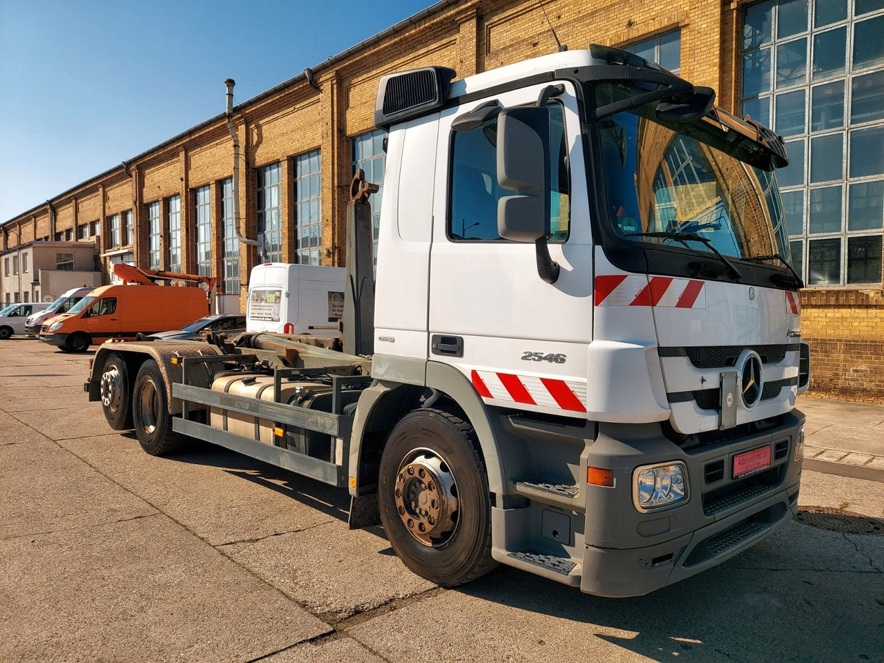 Mercedes-Benz Actros 6-Zyl. 2546 ABROLLKIPPER MEILER - Kamion sa hidrauličnom kukom: slika 2 Mercedes-Benz Actros 6-Zyl. 2546 ABROLLKIPPER MEILER - Kamion sa hidrauličnom kukom: slika 2