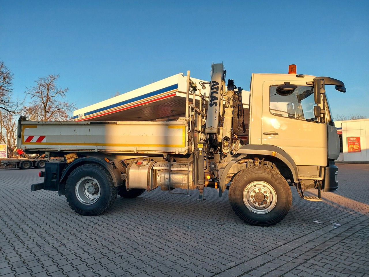 Mercedes-Benz Atego / 1324 MEILLER 4X4 KRAN ATLAS 116.3 Kipper - Istovarivač, Kamion sa dizalicom: slika 3 Mercedes-Benz Atego / 1324 MEILLER 4X4 KRAN ATLAS 116.3 Kipper - Istovarivač, Kamion sa dizalicom: slika 3