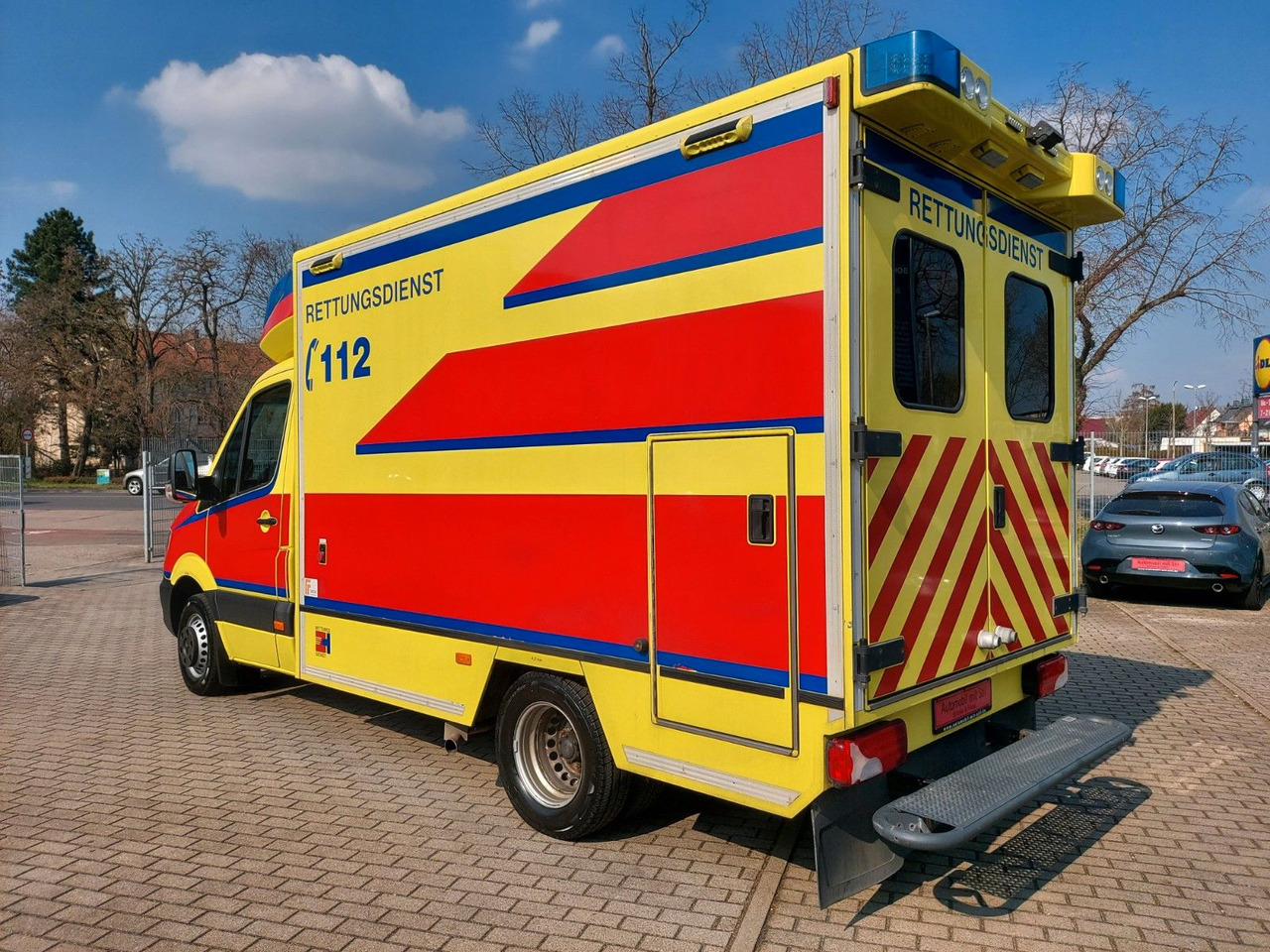 Mercedes-Benz Sprinter II Pritsche 516 Autom. RTW Ambulance - Vozilo hitne pomoći: slika 4 Mercedes-Benz Sprinter II Pritsche 516 Autom. RTW Ambulance - Vozilo hitne pomoći: slika 4