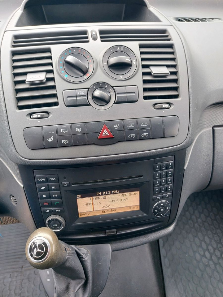 Mercedes-Benz Vito Kasten 4x4 113 CDI lang AUTOMATIK EURO 5 - Putnički kombi: slika 3 Mercedes-Benz Vito Kasten 4x4 113 CDI lang AUTOMATIK EURO 5 - Putnički kombi: slika 3
