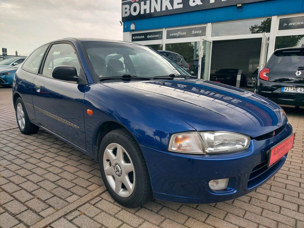 Mitsubishi Colt GLX Klima el. Fenster/Spiegel Radio 8xRäder - Limuzina: slika 1 Mitsubishi Colt GLX Klima el. Fenster/Spiegel Radio 8xRäder - Limuzina: slika 1