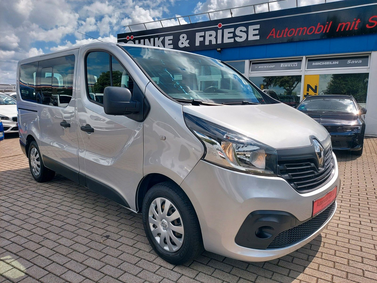 Renault Trafic Combi L1H1 2,7t Expression Klima - Putnički kombi: slika 2 Renault Trafic Combi L1H1 2,7t Expression Klima - Putnički kombi: slika 2