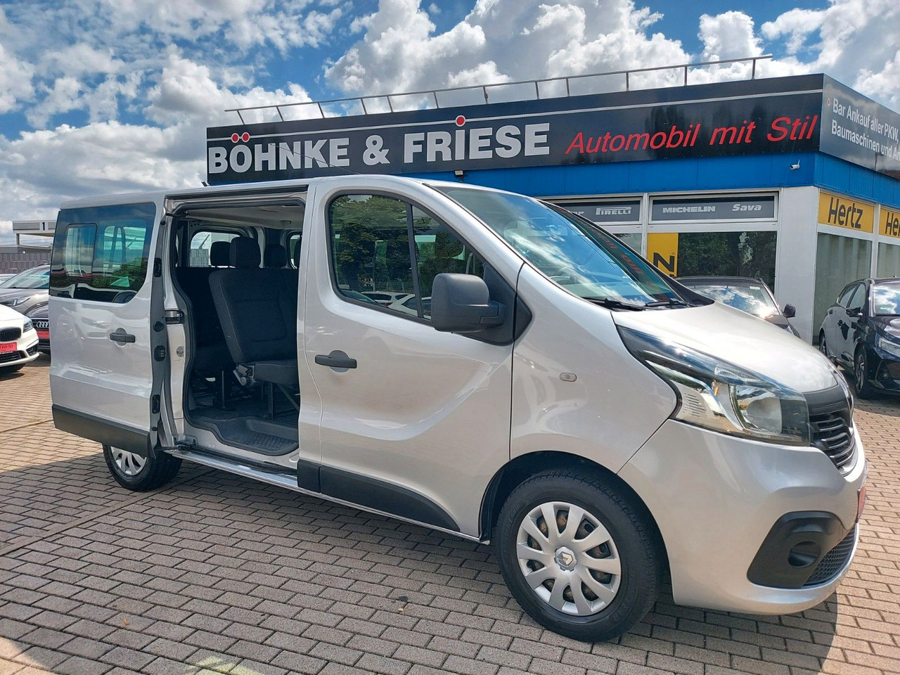 Renault Trafic Combi L1H1 2,7t Expression Klima - Putnički kombi: slika 1 Renault Trafic Combi L1H1 2,7t Expression Klima - Putnički kombi: slika 1