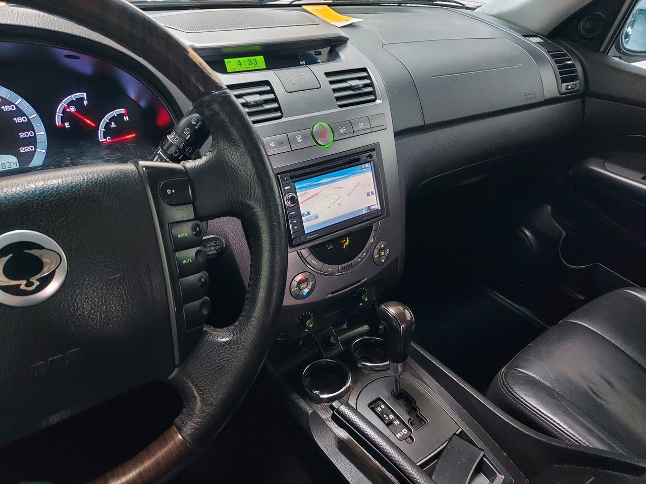 SUVSUV Ssangyong REXTON Rexton II Automatik 7 Sitze Leder 4x4: slika 12 SUVSUV Ssangyong REXTON Rexton II Automatik 7 Sitze Leder 4x4: slika 12