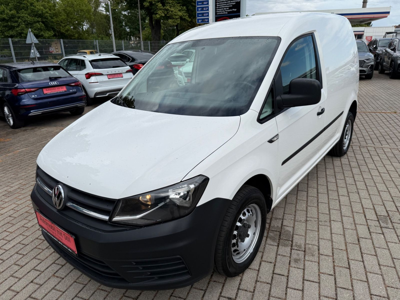 Putnički kombi Volkswagen Caddy Nfz Kasten 4Motion KLIMA NAVI 10/25 TÜV: slika 8 Putnički kombi Volkswagen Caddy Nfz Kasten 4Motion KLIMA NAVI 10/25 TÜV: slika 8