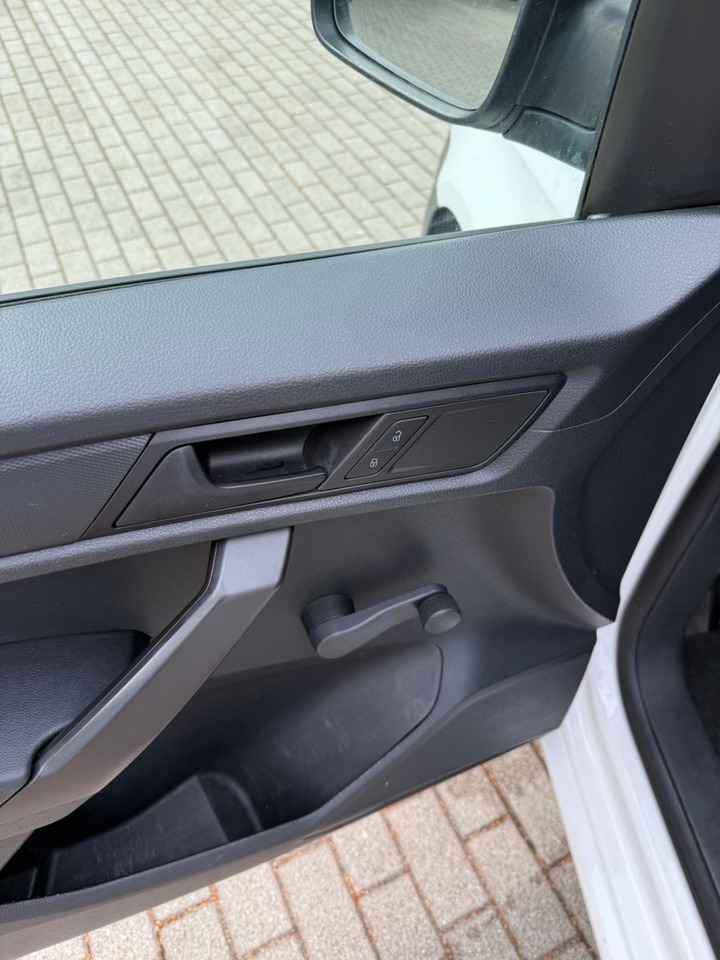 Putnički kombi Volkswagen Caddy Nfz Kasten 4Motion KLIMA NAVI 10/25 TÜV: slika 15 Putnički kombi Volkswagen Caddy Nfz Kasten 4Motion KLIMA NAVI 10/25 TÜV: slika 15