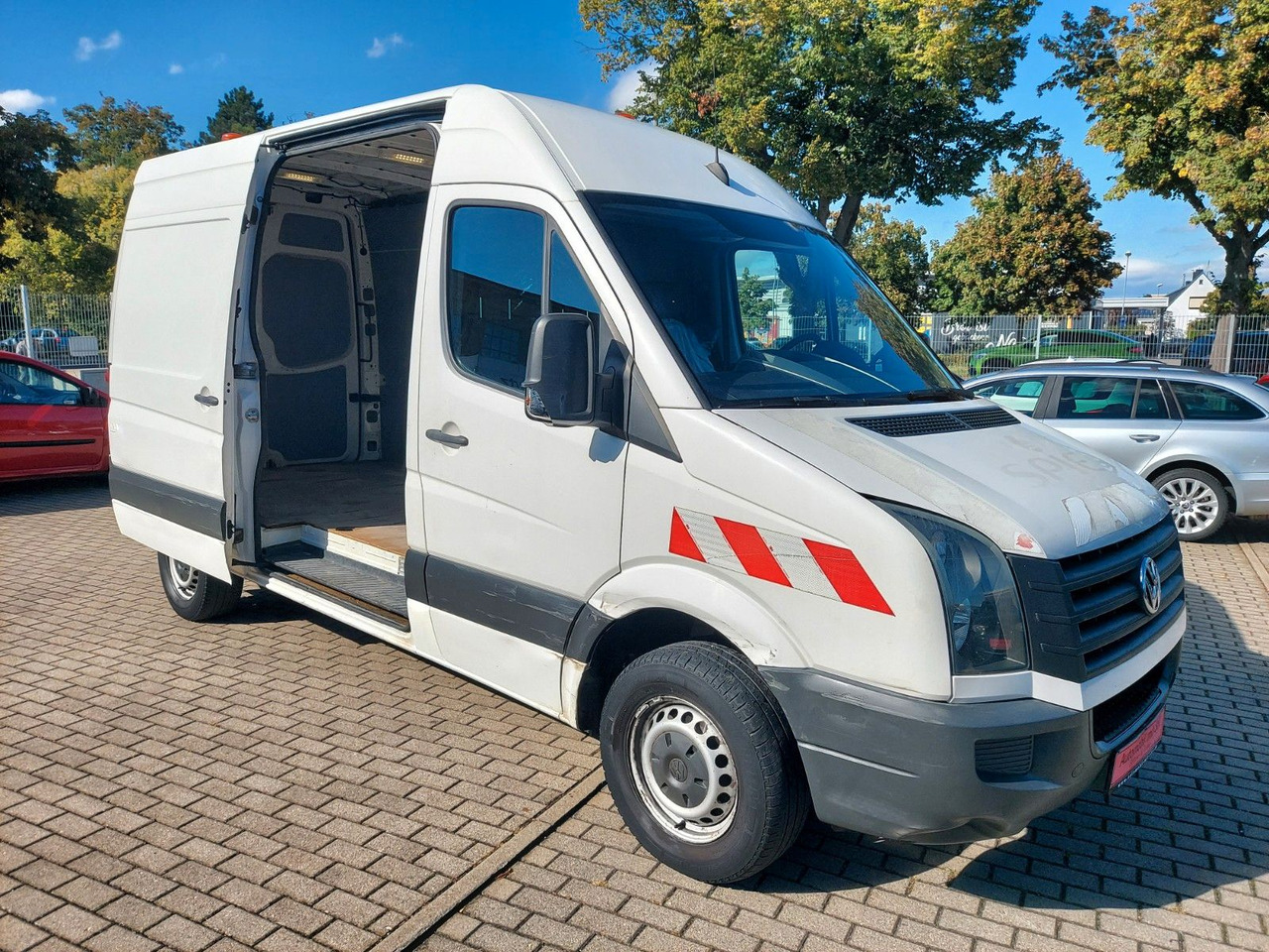 Volkswagen Crafter Kasten 35 mittel L2H2 Hochdach Klima - Furgon: slika 2 Volkswagen Crafter Kasten 35 mittel L2H2 Hochdach Klima - Furgon: slika 2