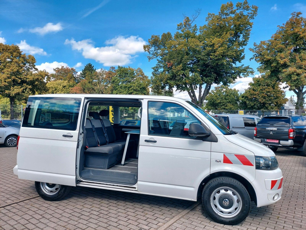 Volkswagen T5 Multivan Bus Klima Standheizung - Putnički kombi: slika 1 Volkswagen T5 Multivan Bus Klima Standheizung - Putnički kombi: slika 1