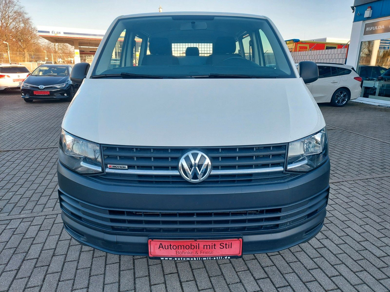 Volkswagen T6 Kombi 4Motion 9 Sitzer KLIMA PDC AHK UVW. Volkswagen T6 Kombi 4Motion 9 Sitzer KLIMA PDC AHK UVW. - Minibus, Putnički kombi: slika 4 Volkswagen T6 Kombi 4Motion 9 Sitzer KLIMA PDC AHK UVW. Volkswagen T6 Kombi 4Motion 9 Sitzer KLIMA PDC AHK UVW. - Minibus, Putnički kombi: slika 4