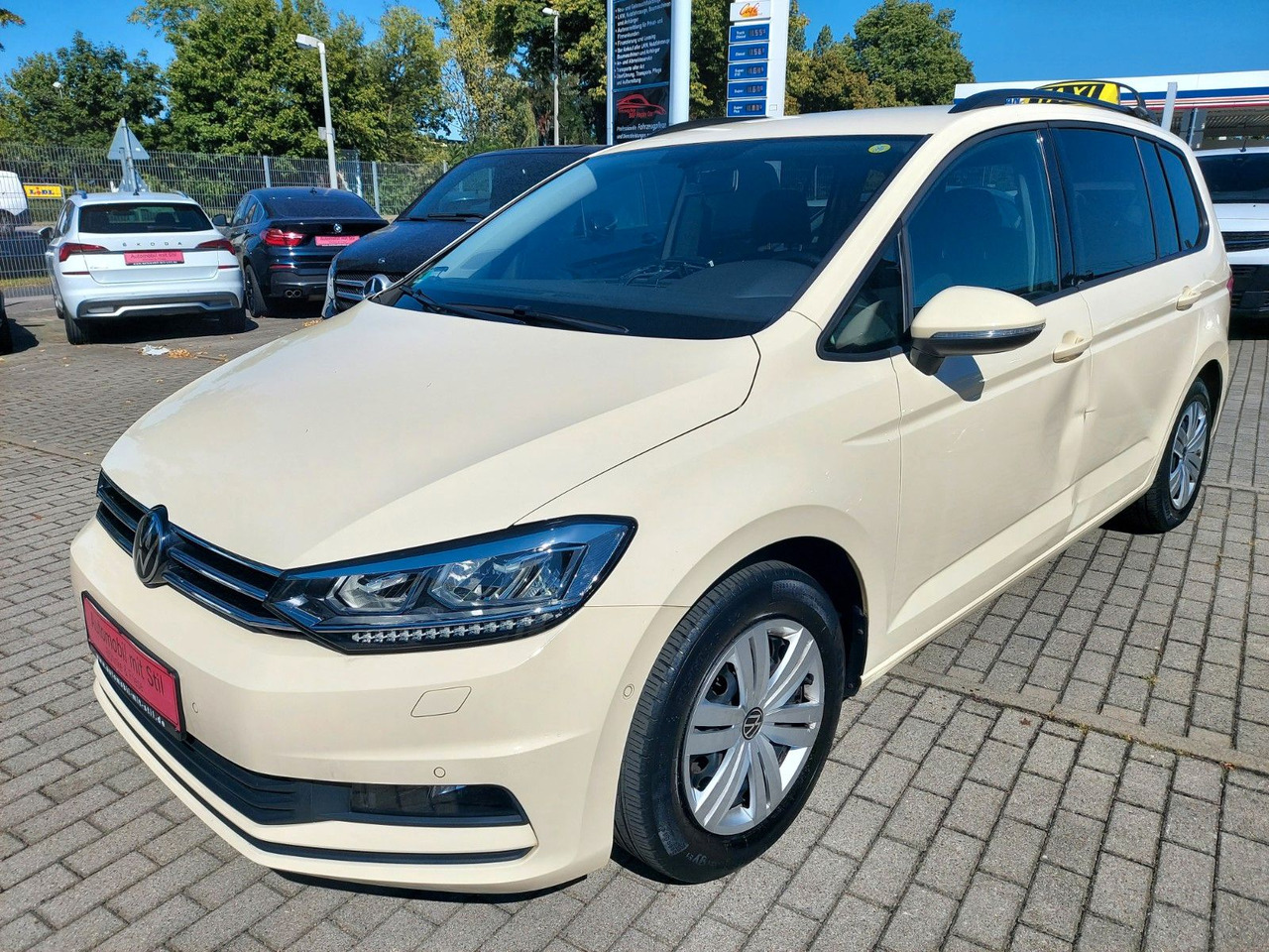 Volkswagen Touran 2.0 TDI DSG 7 Sitze DAB Navi Cam Taxi - Putnički kombi: slika 4 Volkswagen Touran 2.0 TDI DSG 7 Sitze DAB Navi Cam Taxi - Putnički kombi: slika 4