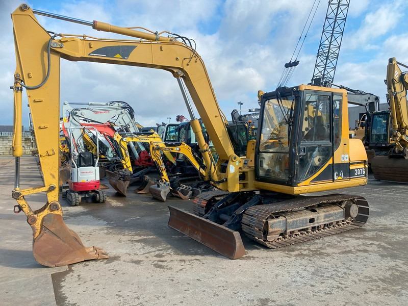 Caterpillar 307B NVT - Mini bager: slika 1 Caterpillar 307B NVT - Mini bager: slika 1