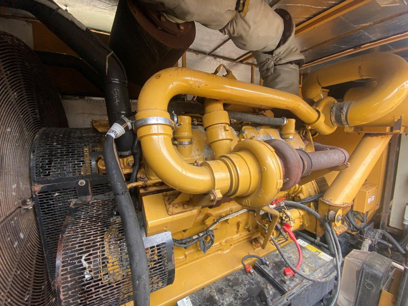 Set generatora Caterpillar 3412C 900 KVA NVT: slika 5