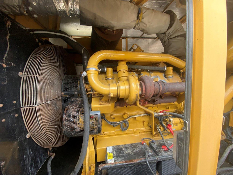 Set generatora Caterpillar 3412C 900 KVA NVT: slika 19