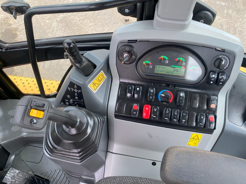 Caterpillar 432F2 NVT - Bager utovarivač: slika 4 Caterpillar 432F2 NVT - Bager utovarivač: slika 4