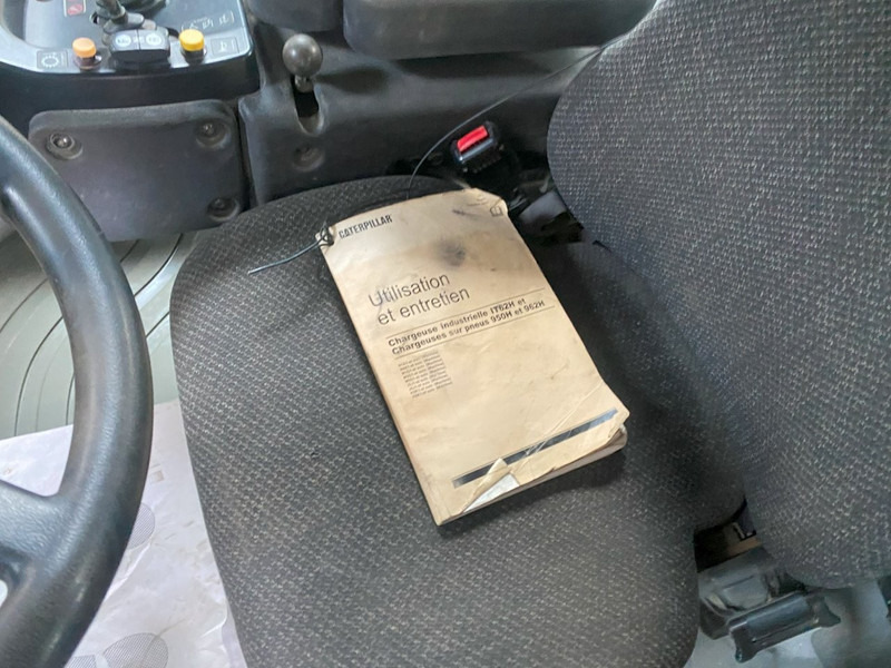 Caterpillar 962H NVT - Utovarivač točkaš: slika 4 Caterpillar 962H NVT - Utovarivač točkaš: slika 4