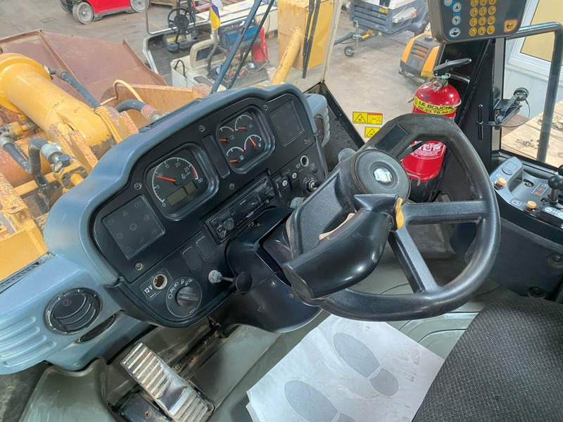 Caterpillar 962H NVT - Utovarivač točkaš: slika 3 Caterpillar 962H NVT - Utovarivač točkaš: slika 3