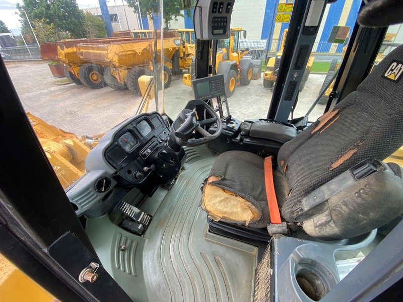 Caterpillar 966G serie 2 NVT - Utovarivač točkaš: slika 4 Caterpillar 966G serie 2 NVT - Utovarivač točkaš: slika 4