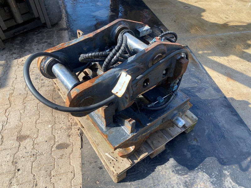 INDEXATOR PTS-10 - Tiltrotator: slika 1 INDEXATOR PTS-10 - Tiltrotator: slika 1